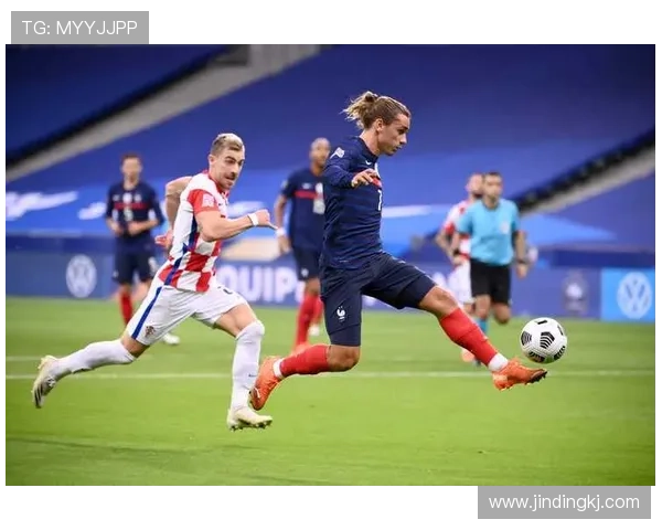 瓦拉内致敬格列兹曼:恭喜你在法国队完成了一段不可思议的旅程 瓦拉内致敬格列兹曼:恭喜你在法国队完成了一段不可思议的旅程